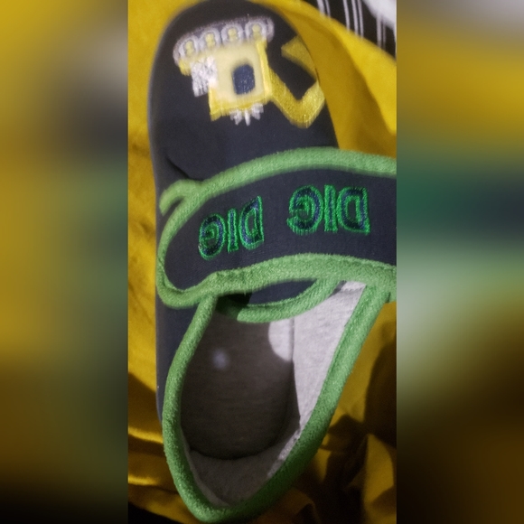 LA PLAGE Boys House Slippers with Cozy Memory Foam Slip On Camo House Shoes - Picture 2 of 3